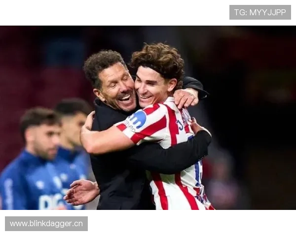 阿尔瓦雷斯半决赛梅开二度的战术与比赛价值解析 阿尔瓦雷斯半决赛梅开二度的战术与比赛价值解析