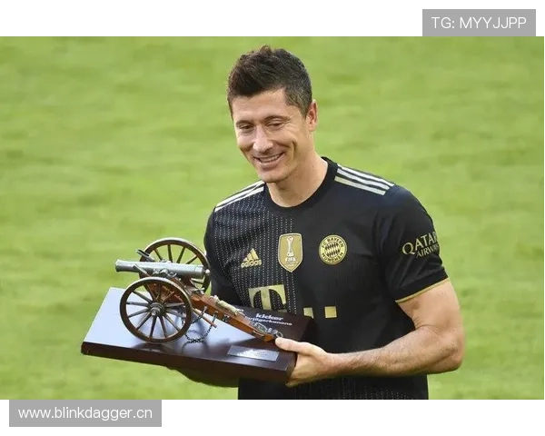 苏亚雷斯从咬人事件到欧洲金靴的救赎之路解析