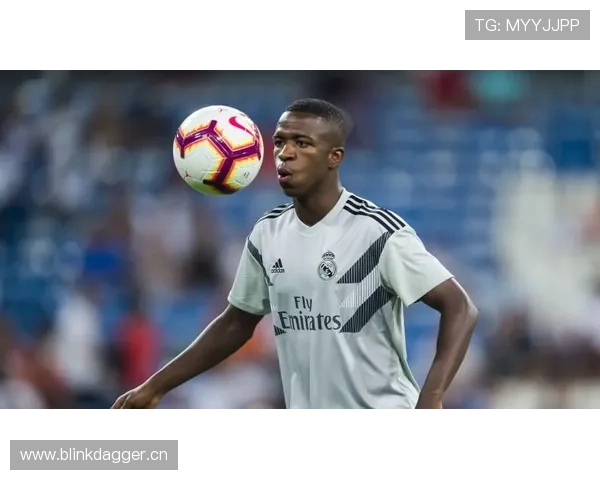 拉明·亚马尔vs维尼修斯：突破节奏与冲击力对比分析