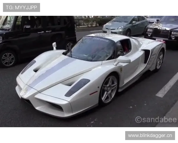 恩佐·费尔南德斯场下生活差点看不出是百万身价球星，居然爱穿这种街头贩卖款？